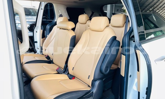 ซื้อ รถมือสอง Kia Carnival ขาว รถยนต์ ใน %{เมือง} ใน นนทบุรี ซื้อ รถมือสอง Kia Carnival ขาว รถยนต์ ใน %{เมือง} ใน นนทบุรี