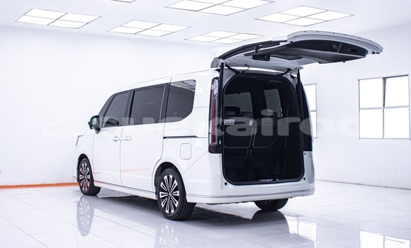 Buy Used Honda Stepwgn White Car in Nonthaburi in Nonthaburi Buy Used Honda Stepwgn White Car in Nonthaburi in Nonthaburi