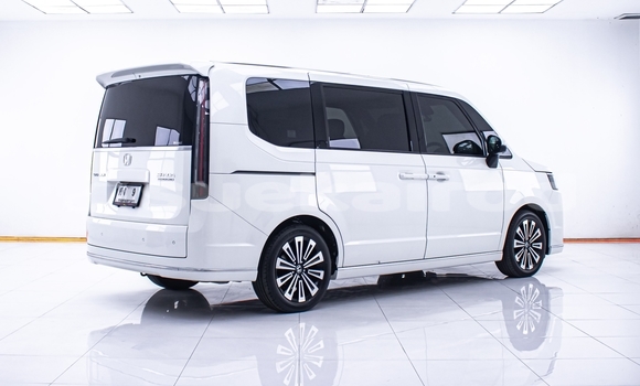 Buy Used Honda Stepwgn White Car in Nonthaburi in Nonthaburi Buy Used Honda Stepwgn White Car in Nonthaburi in Nonthaburi