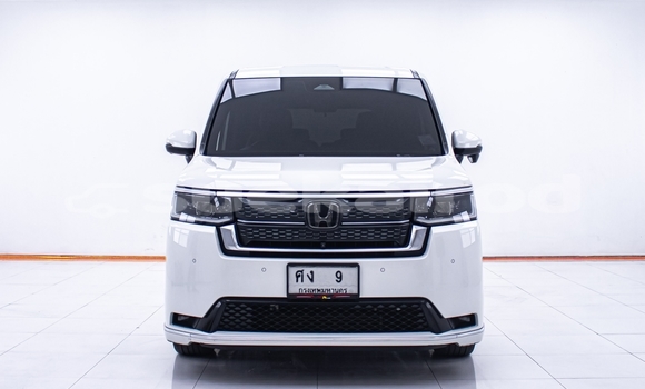 Buy Used Honda Stepwgn White Car in Nonthaburi in Nonthaburi Buy Used Honda Stepwgn White Car in Nonthaburi in Nonthaburi