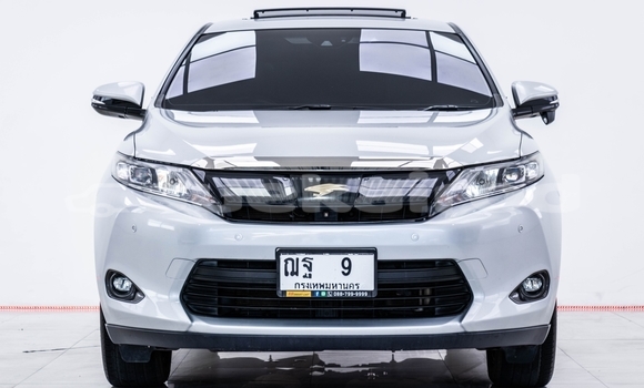 ซื้อ รถมือสอง Toyota Harrier สีดำ รถยนต์ ใน %{เมือง} ใน นนทบุรี ซื้อ รถมือสอง Toyota Harrier สีดำ รถยนต์ ใน %{เมือง} ใน นนทบุรี