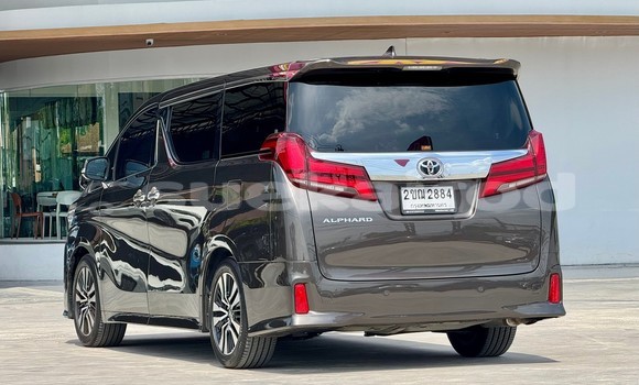 Buy Used Toyota Alphard Brown Car in Nonthaburi in Nonthaburi Buy Used Toyota Alphard Brown Car in Nonthaburi in Nonthaburi