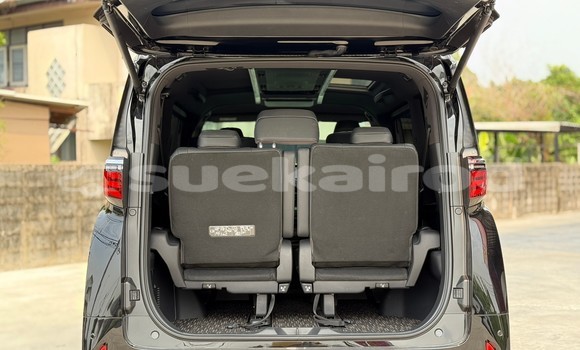 Buy Used Toyota Alphard Black Car in Nonthaburi in Nonthaburi Buy Used Toyota Alphard Black Car in Nonthaburi in Nonthaburi