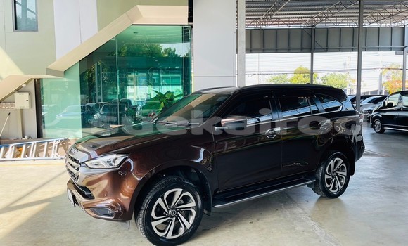 Buy Used Isuzu MU-X Brown Car in Nonthaburi in Nonthaburi