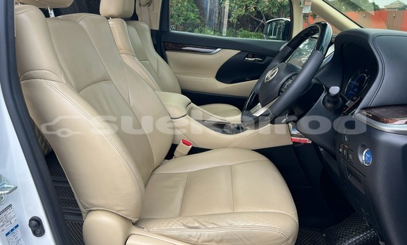 Buy Used Toyota Alphard White Car in Nonthaburi in Nonthaburi Buy Used Toyota Alphard White Car in Nonthaburi in Nonthaburi