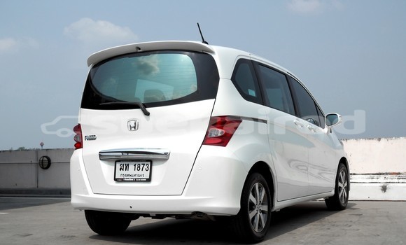 Buy Used Honda Freed White Car in Nonthaburi in Nonthaburi Buy Used Honda Freed White Car in Nonthaburi in Nonthaburi