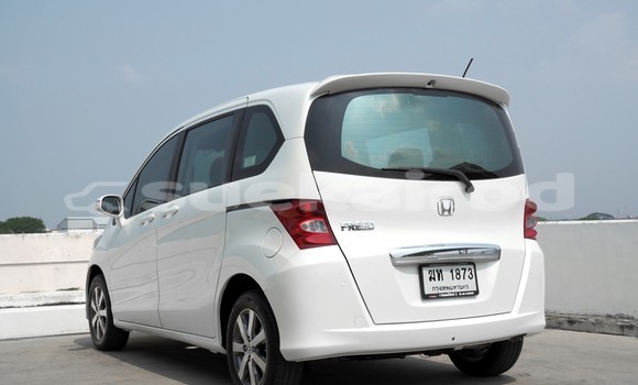 Buy Used Honda Freed White Car in Nonthaburi in Nonthaburi Buy Used Honda Freed White Car in Nonthaburi in Nonthaburi