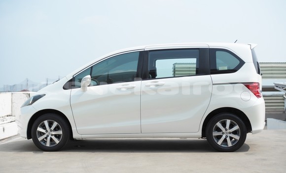 Buy Used Honda Freed White Car in Nonthaburi in Nonthaburi Buy Used Honda Freed White Car in Nonthaburi in Nonthaburi