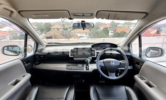 Buy Used Honda Freed White Car in Nonthaburi in Nonthaburi Buy Used Honda Freed White Car in Nonthaburi in Nonthaburi