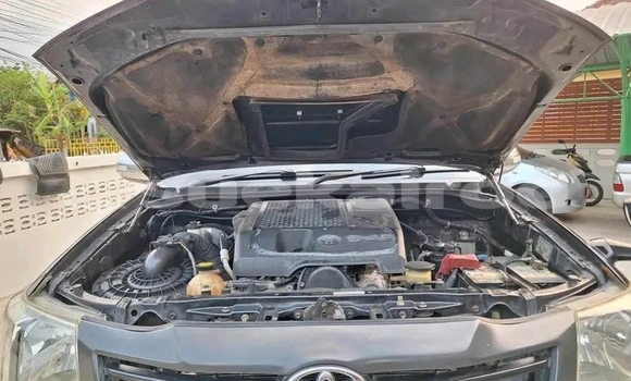 Buy Used Toyota Hiluxe VIGO Black Car in Chai Nat in Chai Nat