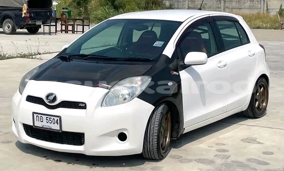 Buy Used Toyota Yaris White Car in Chaiyaphum in Chaiyaphum Buy Used Toyota Yaris White Car in Chaiyaphum in Chaiyaphum