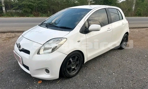 ซื้อ รถมือสอง Toyota Yaris ขาว รถยนต์ ใน %{เมือง} ใน ลำพูน ซื้อ รถมือสอง Toyota Yaris ขาว รถยนต์ ใน %{เมือง} ใน ลำพูน