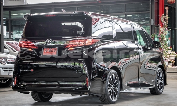Buy Used Toyota Alphard Black Car in Nonthaburi in Nonthaburi Buy Used Toyota Alphard Black Car in Nonthaburi in Nonthaburi