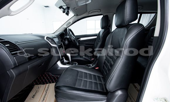 Buy Used Isuzu MU-X White Car in Bangkok in Bangkok Buy Used Isuzu MU-X White Car in Bangkok in Bangkok