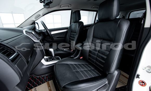 Buy Used Isuzu MU-X White Car in Bangkok in Bangkok Buy Used Isuzu MU-X White Car in Bangkok in Bangkok