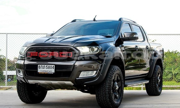 ซื้อ รถมือสอง Ford Ranger สีดำ รถยนต์ ใน %{เมือง} ใน นนทบุรี