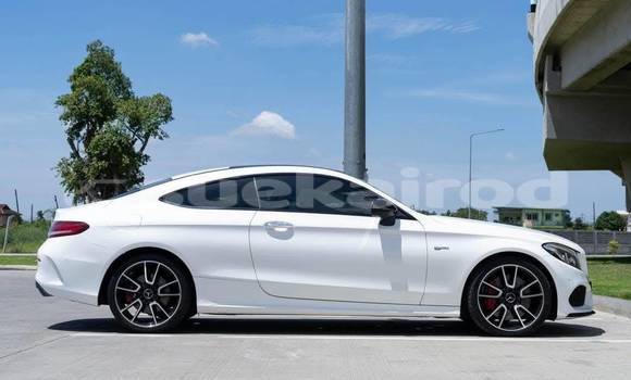 ซื้อ รถมือสอง Mercedes-Benz C-klasse ขาว รถยนต์ ใน %{เมือง} ใน นนทบุรี ซื้อ รถมือสอง Mercedes-Benz C-klasse ขาว รถยนต์ ใน %{เมือง} ใน นนทบุรี