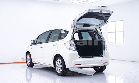 Buy Used Honda Jazz White Car in Bangkok in Bangkok Buy Used Honda Jazz White Car in Bangkok in Bangkok