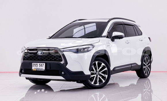 ซื้อ รถมือสอง Toyota Corolla Cross ขาว รถยนต์ ใน %{เมือง} ใน นนทบุรี