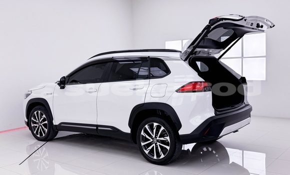 Buy Used Toyota Corolla Cross White Car in Nonthaburi in Nonthaburi Buy Used Toyota Corolla Cross White Car in Nonthaburi in Nonthaburi