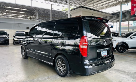 ซื้อ รถมือสอง Hyundai H1 สีดำ รถยนต์ ใน %{เมือง} ใน นนทบุรี ซื้อ รถมือสอง Hyundai H1 สีดำ รถยนต์ ใน %{เมือง} ใน นนทบุรี