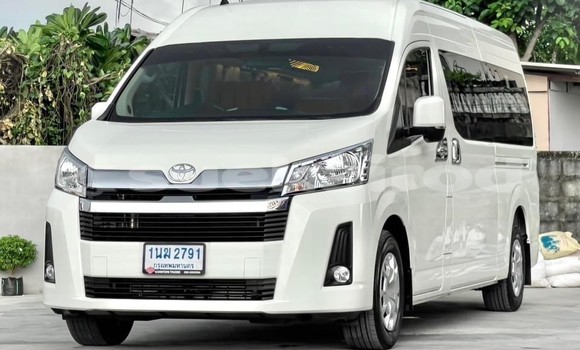 Buy Used Toyota Commuter White Car in Nonthaburi in Nonthaburi