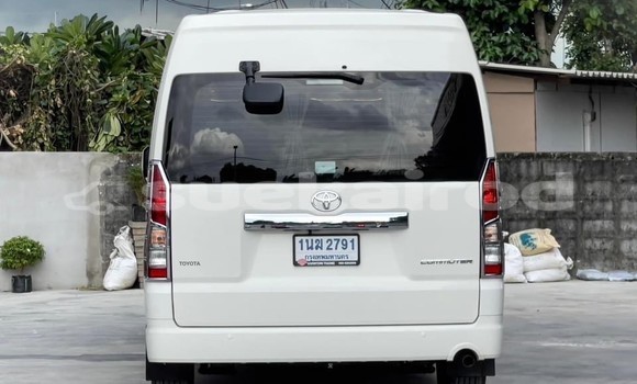 Buy Used Toyota Commuter White Car in Nonthaburi in Nonthaburi Buy Used Toyota Commuter White Car in Nonthaburi in Nonthaburi