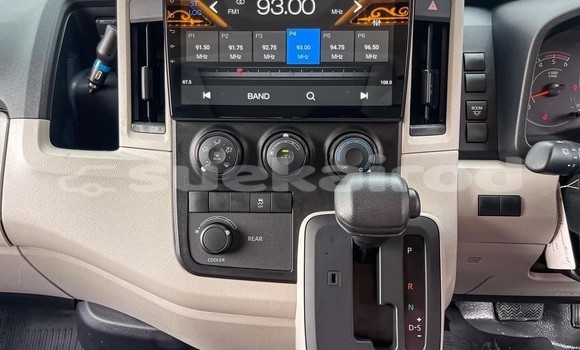 Buy Used Toyota Commuter White Car in Nonthaburi in Nonthaburi Buy Used Toyota Commuter White Car in Nonthaburi in Nonthaburi