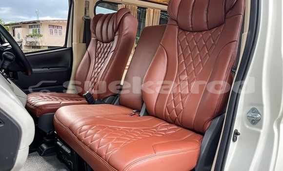 Buy Used Toyota Commuter White Car in Nonthaburi in Nonthaburi Buy Used Toyota Commuter White Car in Nonthaburi in Nonthaburi