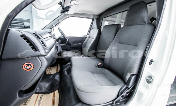 Buy Used Toyota Hiace White Car in Bangkok in Bangkok Buy Used Toyota Hiace White Car in Bangkok in Bangkok