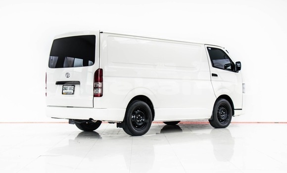 ซื้อ รถมือสอง Toyota Hiace ขาว รถยนต์ ใน %{เมือง} ใน นนทบุรี ซื้อ รถมือสอง Toyota Hiace ขาว รถยนต์ ใน %{เมือง} ใน นนทบุรี