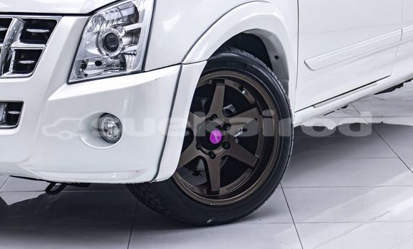 Buy Used Isuzu D-Max White Car in Bangkok in Bangkok Buy Used Isuzu D-Max White Car in Bangkok in Bangkok