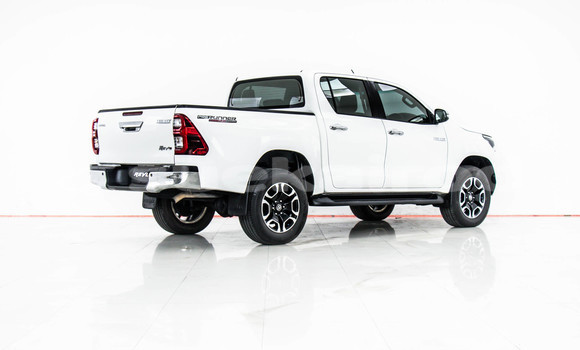 Buy Used Toyota Hiluxe Revo White Car in Bangkok in Bangkok Buy Used Toyota Hiluxe Revo White Car in Bangkok in Bangkok