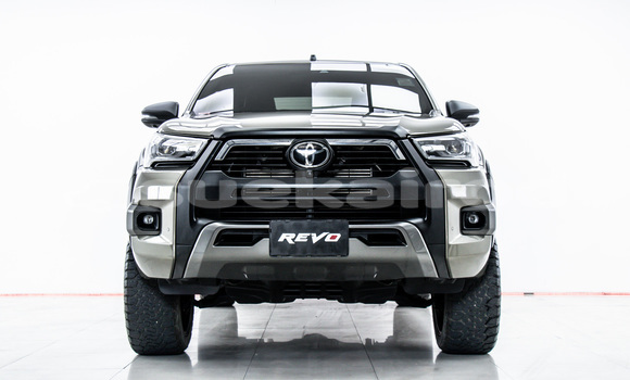 Buy Used Toyota Hiluxe Revo Brown Car in Bangkok in Bangkok Buy Used Toyota Hiluxe Revo Brown Car in Bangkok in Bangkok