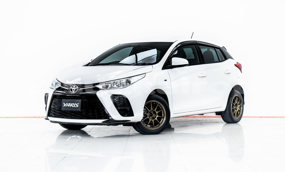 ซื้อ รถมือสอง Toyota Yaris Ativ ขาว รถยนต์ ใน %{เมือง} ใน กรุงเทพมหานคร