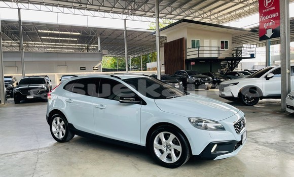 Buy Used Volvo V40 White Car in Nonthaburi in Nonthaburi Buy Used Volvo V40 White Car in Nonthaburi in Nonthaburi