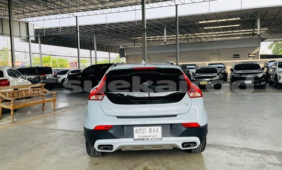 Buy Used Volvo V40 White Car in Nonthaburi in Nonthaburi Buy Used Volvo V40 White Car in Nonthaburi in Nonthaburi