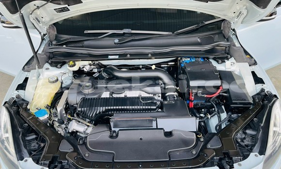 Buy Used Volvo V40 White Car in Nonthaburi in Nonthaburi Buy Used Volvo V40 White Car in Nonthaburi in Nonthaburi