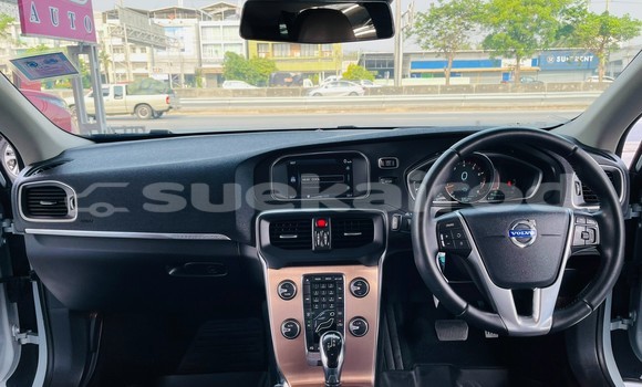 Buy Used Volvo V40 White Car in Nonthaburi in Nonthaburi Buy Used Volvo V40 White Car in Nonthaburi in Nonthaburi