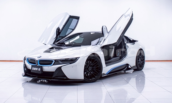 Buy Used BMW i8 White Car in Nonthaburi in Nonthaburi