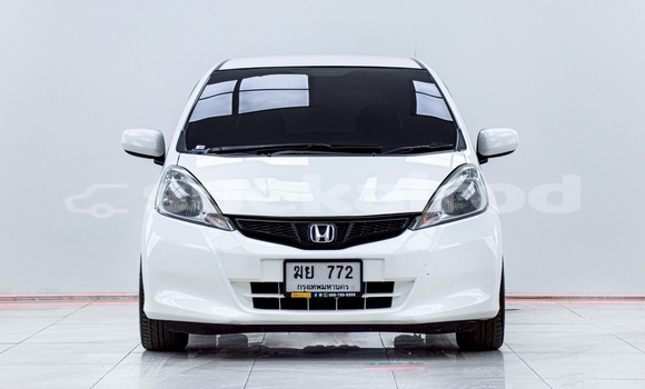 Buy Used Honda Jazz White Car in Nonthaburi in Nonthaburi Buy Used Honda Jazz White Car in Nonthaburi in Nonthaburi
