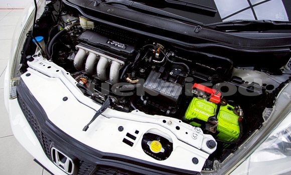 Buy Used Honda Jazz White Car in Nonthaburi in Nonthaburi Buy Used Honda Jazz White Car in Nonthaburi in Nonthaburi