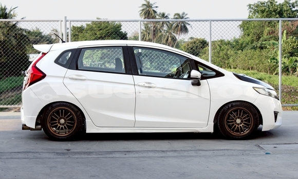 ซื้อ รถมือสอง Honda Jazz ขาว รถยนต์ ใน %{เมือง} ใน นนทบุรี ซื้อ รถมือสอง Honda Jazz ขาว รถยนต์ ใน %{เมือง} ใน นนทบุรี