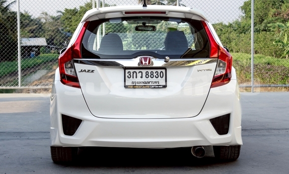 ซื้อ รถมือสอง Honda Jazz ขาว รถยนต์ ใน %{เมือง} ใน นนทบุรี ซื้อ รถมือสอง Honda Jazz ขาว รถยนต์ ใน %{เมือง} ใน นนทบุรี