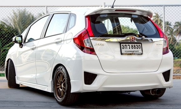 ซื้อ รถมือสอง Honda Jazz ขาว รถยนต์ ใน %{เมือง} ใน นนทบุรี ซื้อ รถมือสอง Honda Jazz ขาว รถยนต์ ใน %{เมือง} ใน นนทบุรี