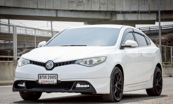 Buy Used MG 5 White Car in Nonthaburi in Nonthaburi