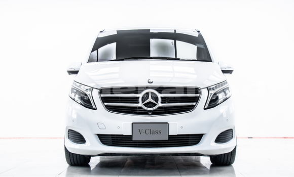 Buy Used Mercedes-Benz V-klasse White Car in Bangkok in Bangkok Buy Used Mercedes-Benz V-klasse White Car in Bangkok in Bangkok