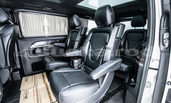 Buy Used Mercedes-Benz V-klasse White Car in Bangkok in Bangkok Buy Used Mercedes-Benz V-klasse White Car in Bangkok in Bangkok