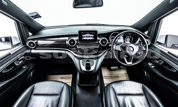 Buy Used Mercedes-Benz V-klasse White Car in Bangkok in Bangkok Buy Used Mercedes-Benz V-klasse White Car in Bangkok in Bangkok