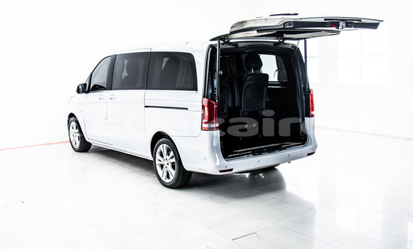 Buy Used Mercedes-Benz V-klasse White Car in Bangkok in Bangkok Buy Used Mercedes-Benz V-klasse White Car in Bangkok in Bangkok